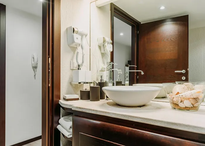 In Mit Moeblierter Terrasse By Interhome דירה