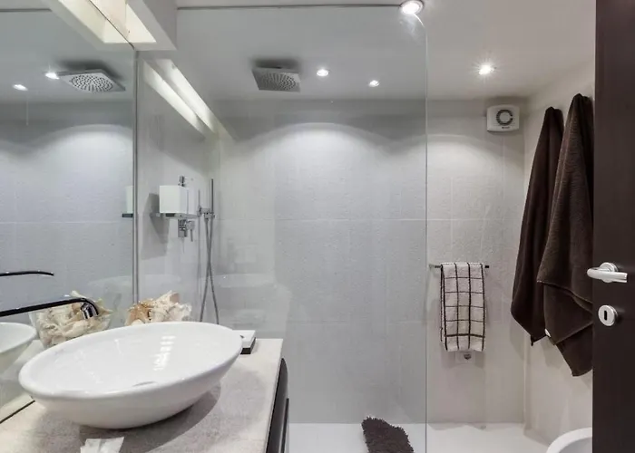 In Mit Moeblierter Terrasse By Interhome דירה וילסימיוס