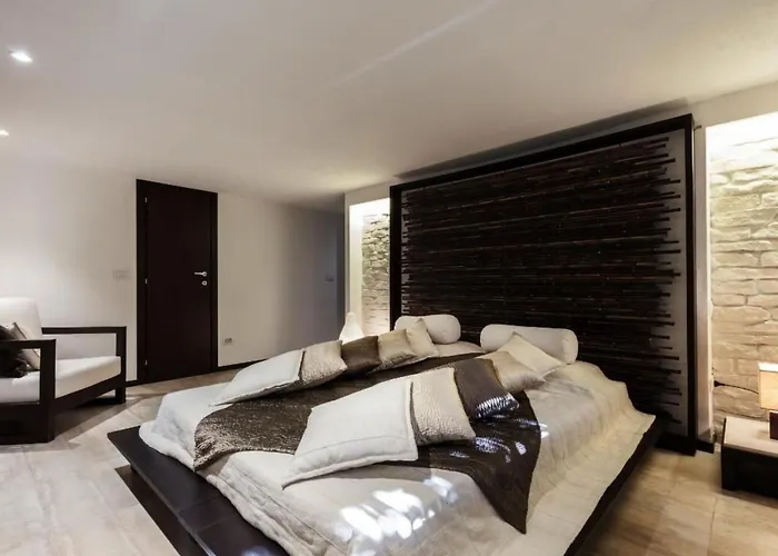 Apartamento In Mit Moeblierter Terrasse By Interhome